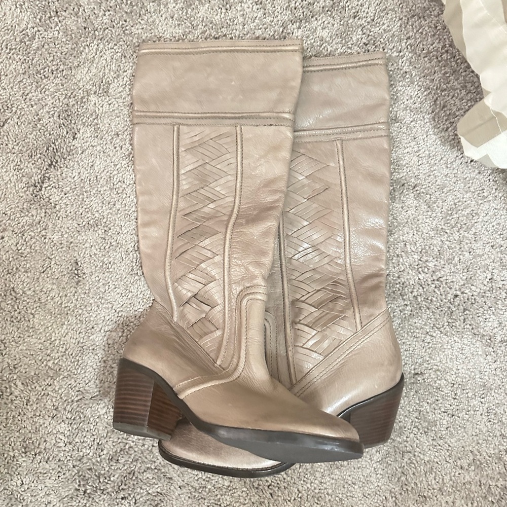 NWOB Gray Fossil Felecia Leather Woven Western Cowboy boots size 10